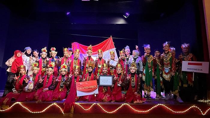 Pelajar SMP dari Indonesia Juarai Festival Seni Internasional di Italia dan Republik Ceko