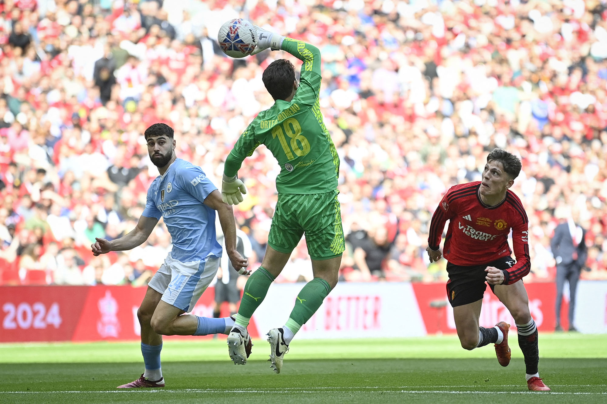 final-piala-fa-manchester-united-vs-city_20240525_221553.jpg
