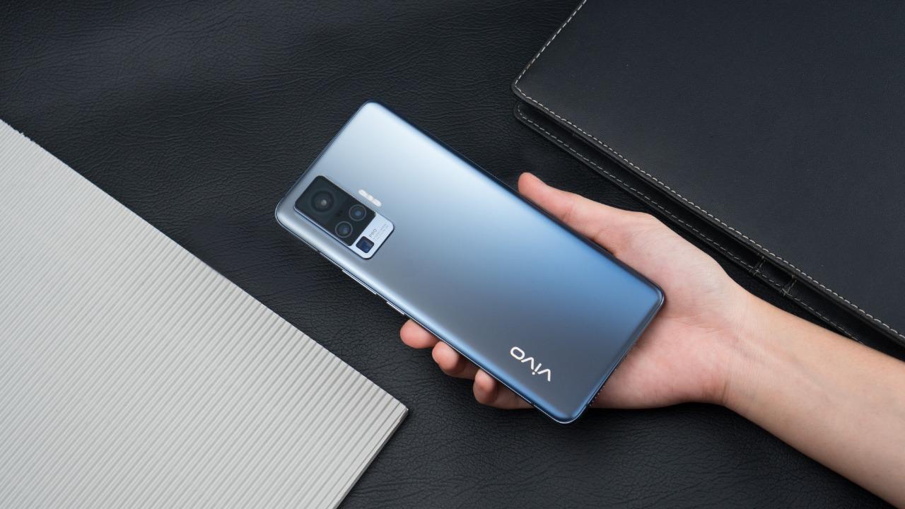 flagship-smartphone-vivo-x50.jpg
