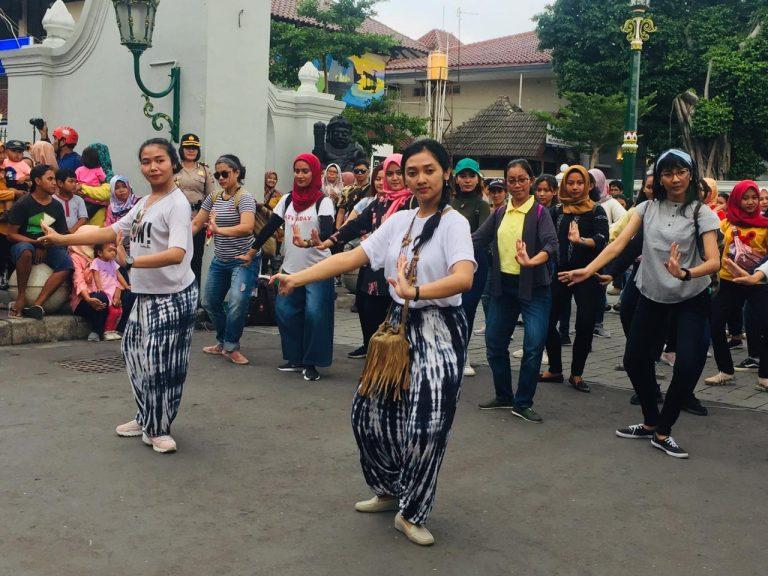 flashmob-malioboro-selasa-wage.jpg