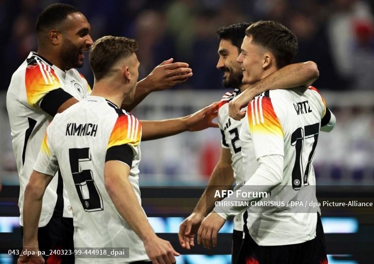 florian-wirtz-kanan-dari-jerman-merayakan-golnya.jpg