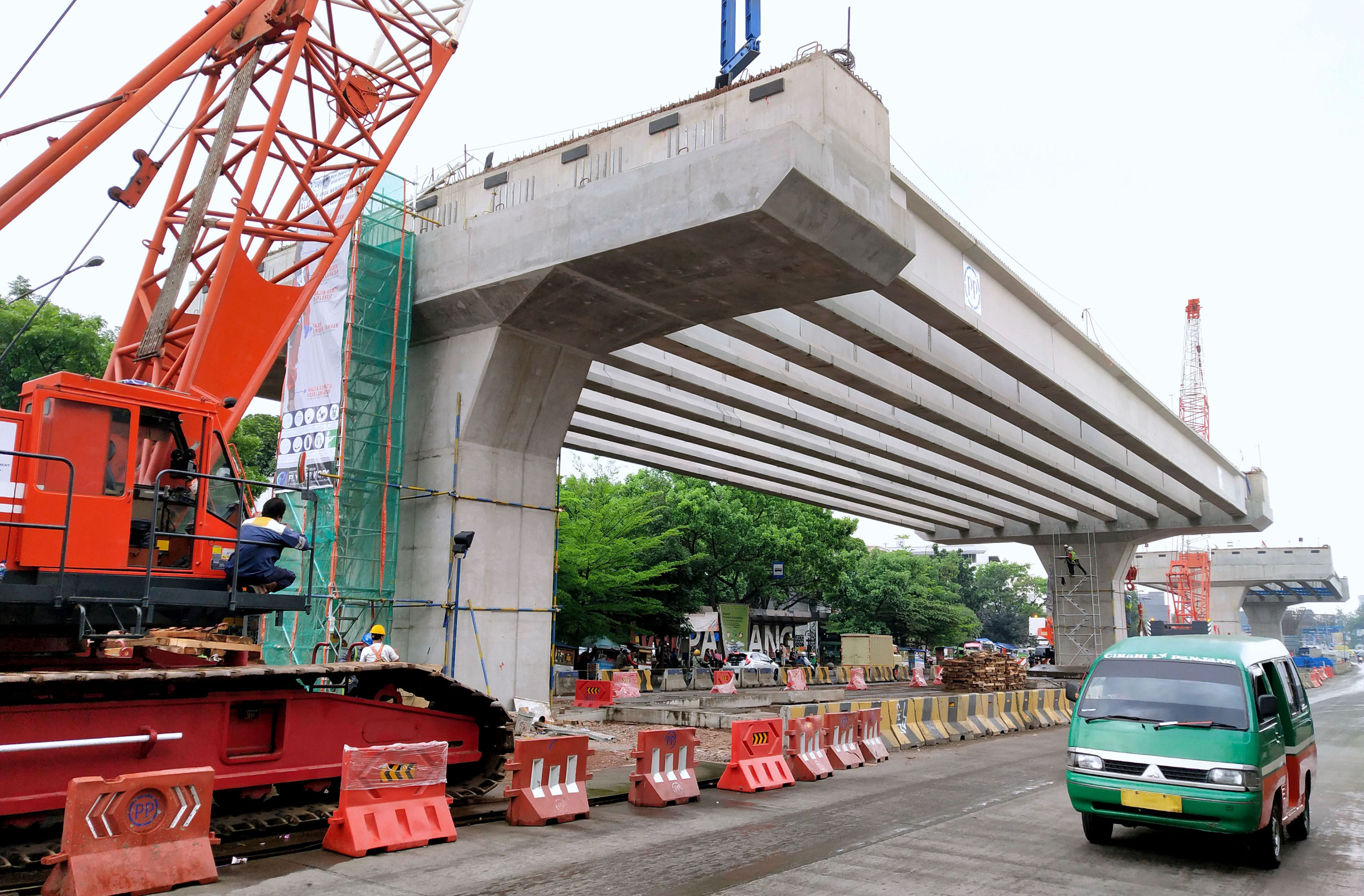 flyover-kopo-kota-bandung-sudah-dipasang-18-girder_20211009_230349.jpg