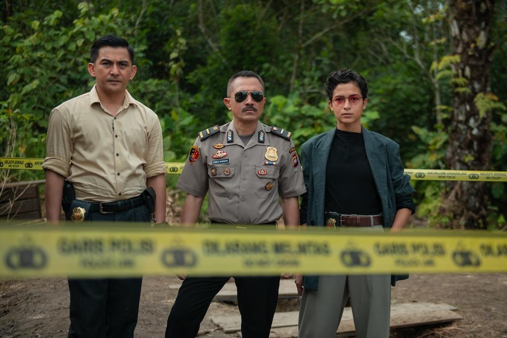 foto-putri-marino-di-film-kabut-berduri-g354g35gh.jpg