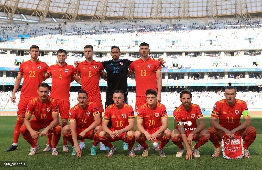 fotografer-selebaran-yang-dirilis-oleh-uefa-menunjukkan-starting-xi-wales.jpg