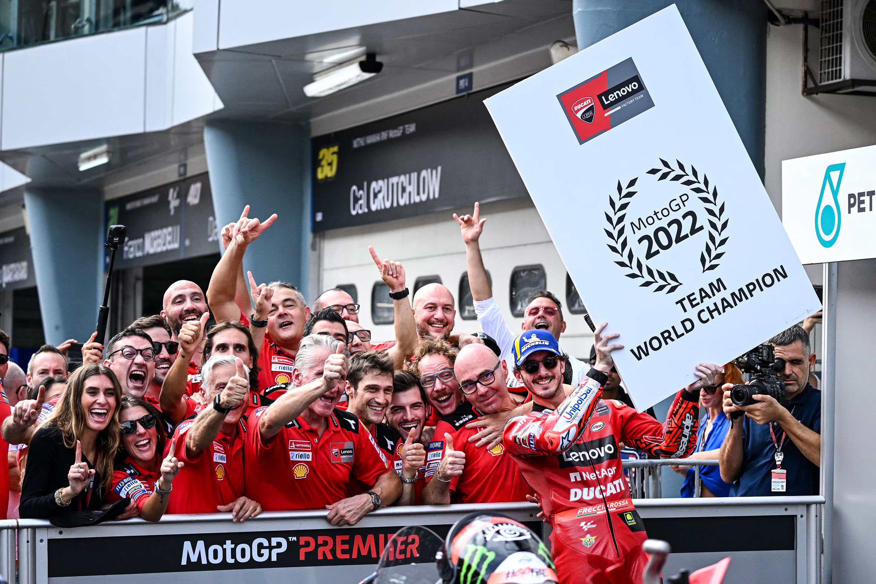 francesco-bagnaia-di-ambang-juara-dunia-motogp-2022_20221024_074513.jpg