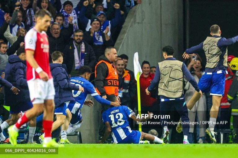 galeno-cetak-gol-ke-gawang-arsenal.jpg