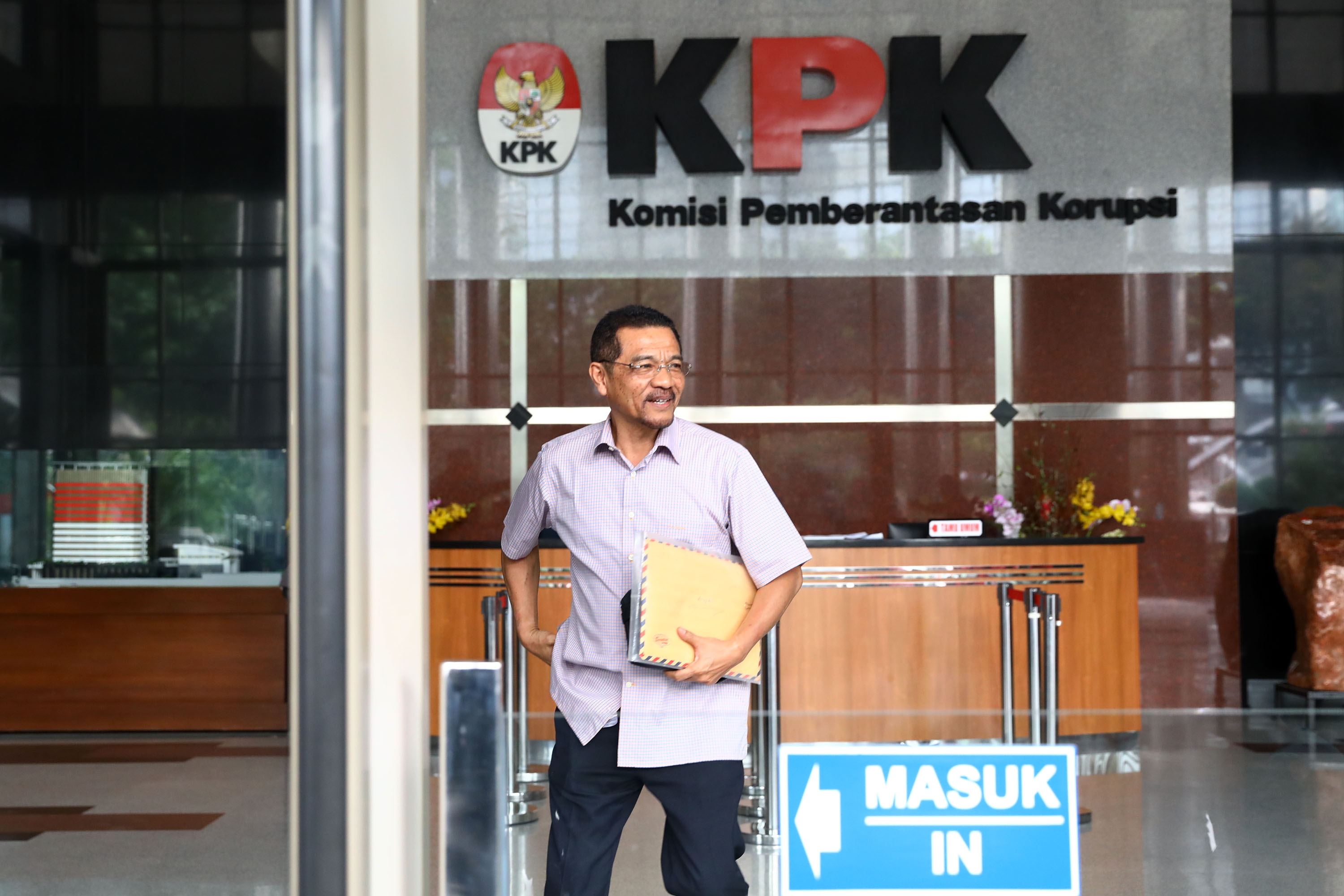 gamawan-fauzi-diperiksa-kpk_20191118_205014.jpg