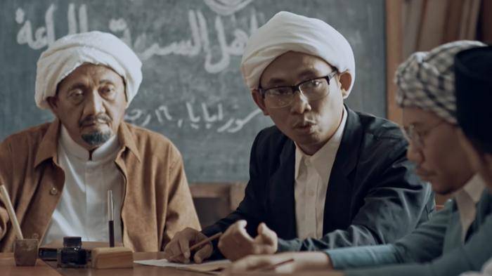 gambar-dari-adegan-film-jejak-langkah-2-ulama-2.jpg