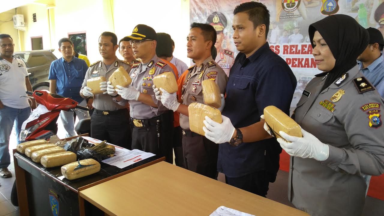 ganja-pekanbaru_20170421_151324.jpg