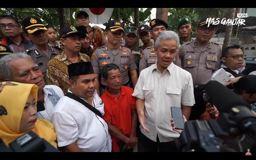 ganjar-pranowo-kunjungi-eks-keraton-agung-sejagat-dalam-vlognya.jpg