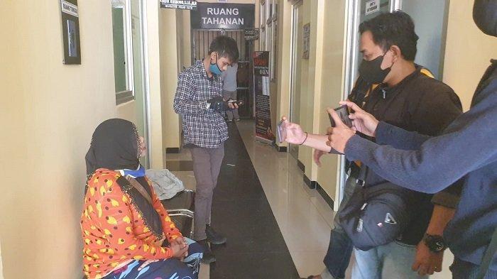 gara-gara-tak-mau-diajak-mandi-bareng-ibu-di-lebak-disiksa-suami-kedua-ini-ceritanya.jpg