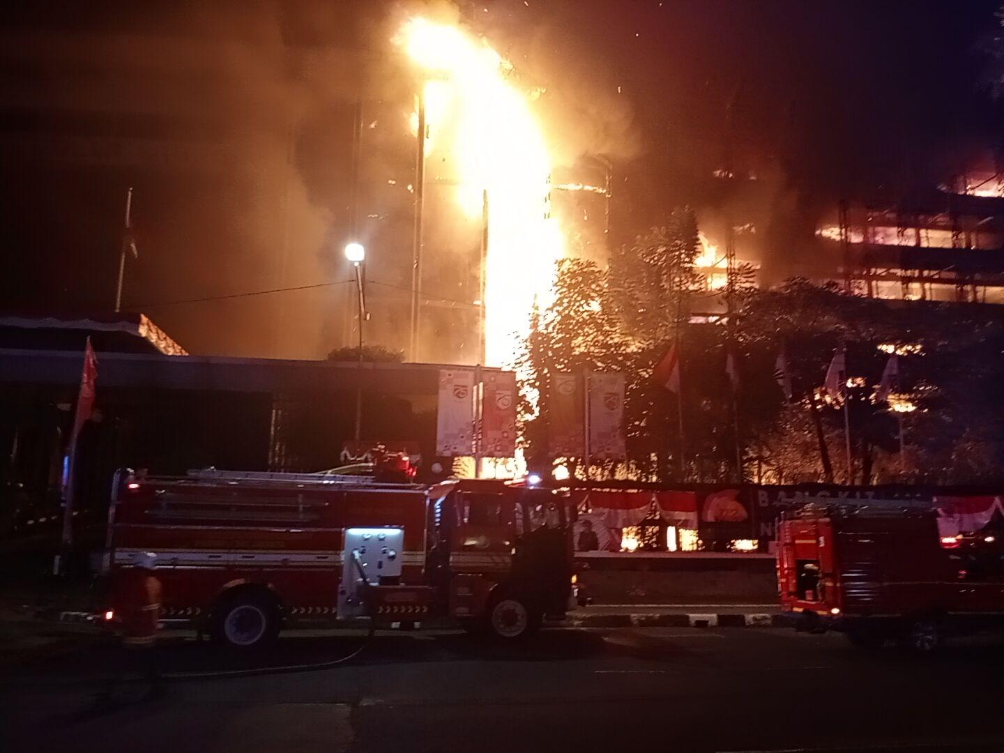 gedung-kejagung-terbakar.jpg