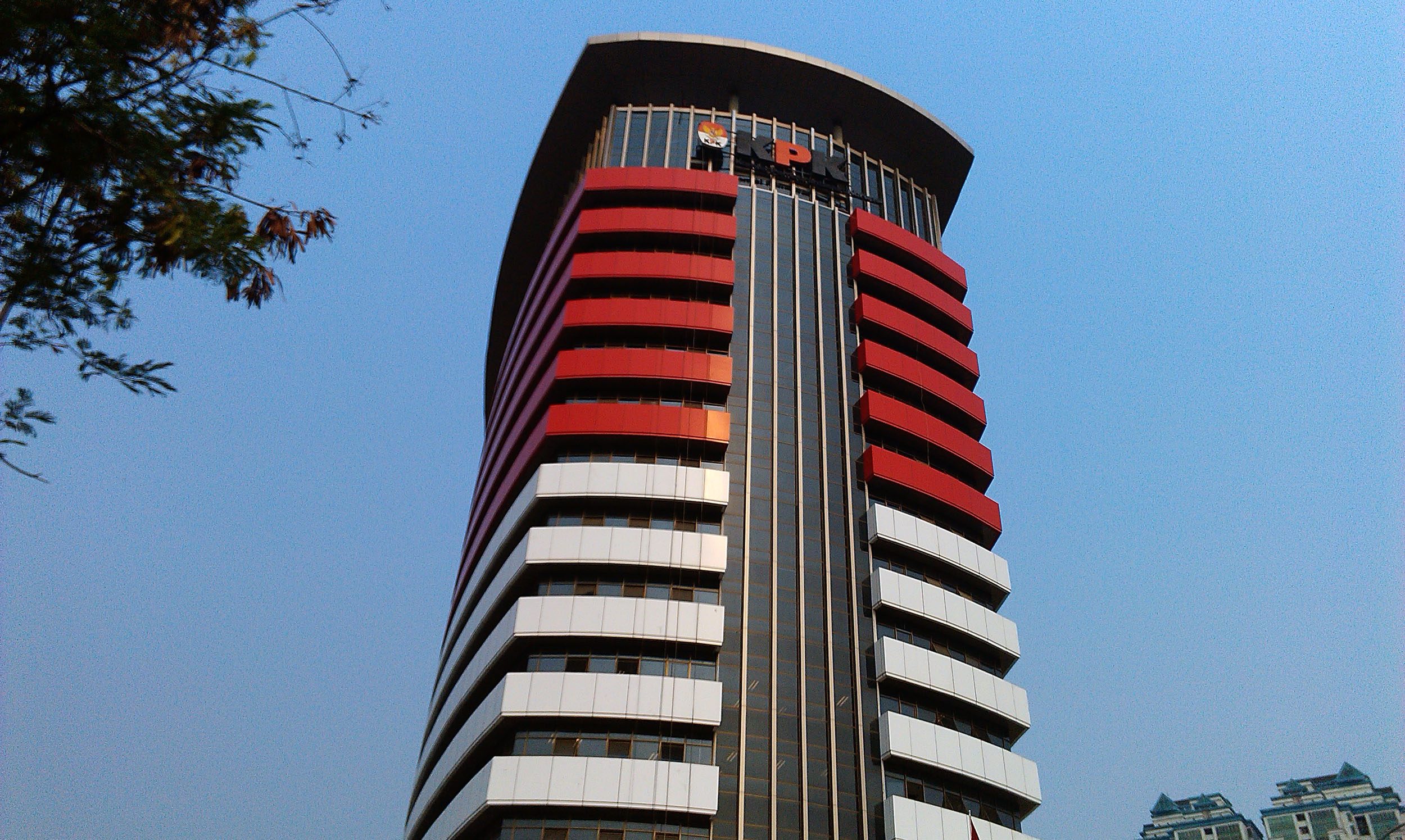 gedung-kpk-baru-telah-berdiri_20151009_192159.jpg