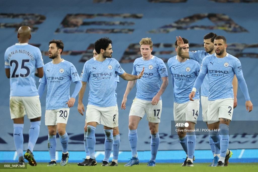 gelandang-belgia-manchester-city-kevin-de-bruyne-tengah-merayakan-bersama-rekan-satu-timnya.jpg