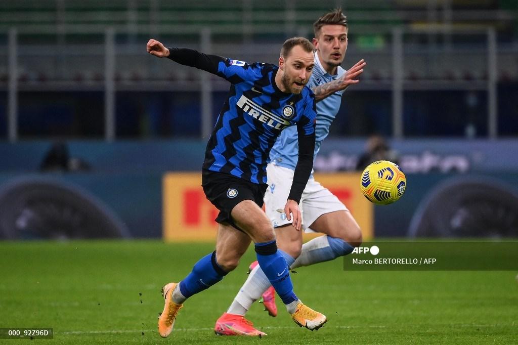 gelandang-denmark-inter-milan-christian-eriksen-depan-dan-gelandang-serbia-lazio.jpg