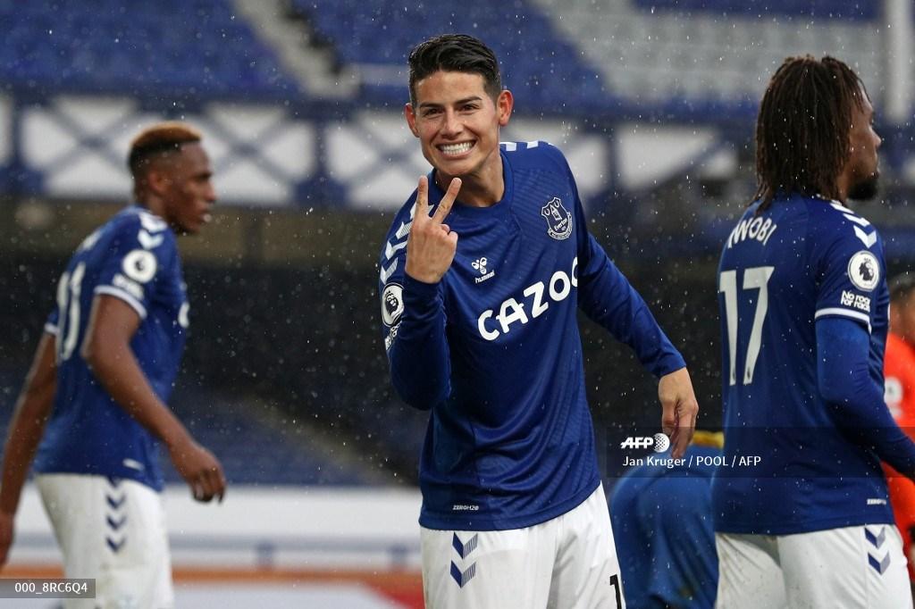 gelandang-everton-kolombia-james-rodriguez-tengah-merayakan-gol-keduanya.jpg