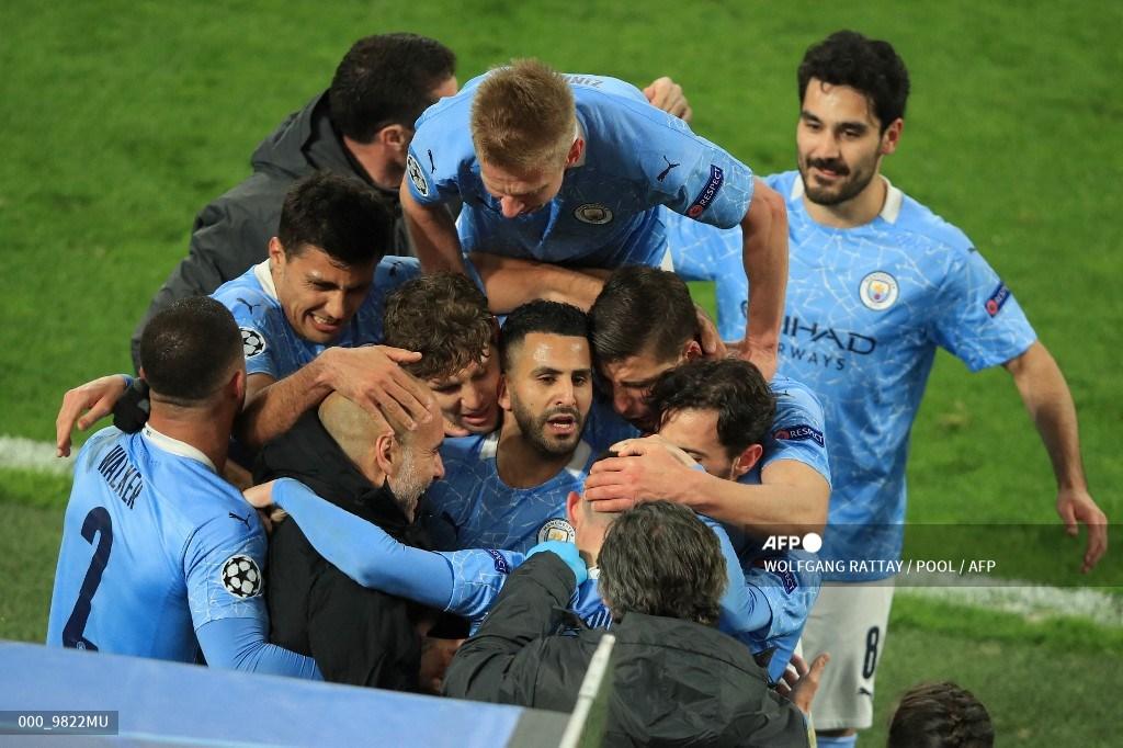 gelandang-inggris-manchester-city-phil-foden-depan-kanan-merayakan-gol-1-2.jpg
