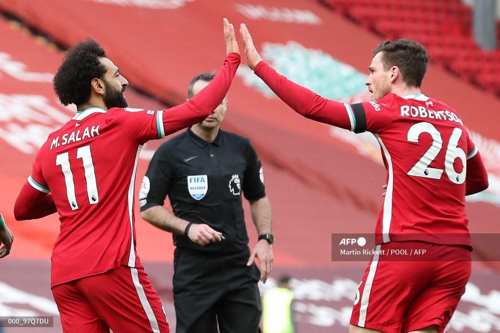 gelandang-liverpool-mesir-mohamed-salah-kiri-merayakan-dengan-andrew-robertson.jpg