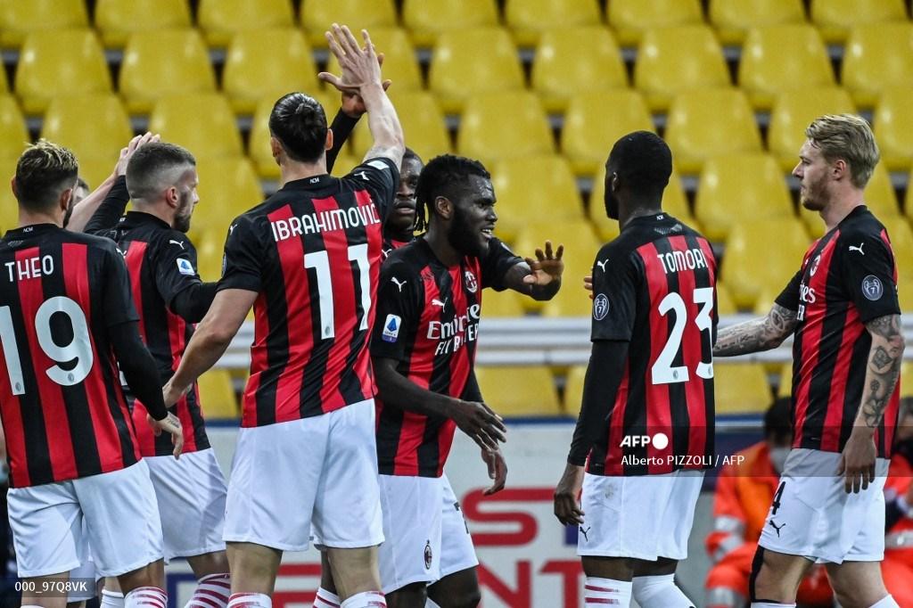 gelandang-pantai-gading-ac-milan-franck-kessie-tengah-melakukan-selebrasi.jpg