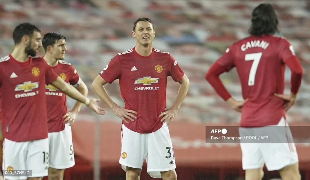 gelandang-serbia-manchester-united-nemanja-matic-tengah-dan-rekan-satu-timnya.jpg