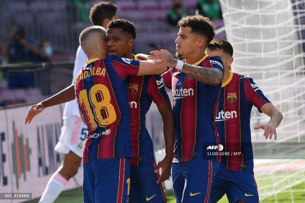 gelandang-spanyol-barcelona-ansu-fati-dengan-rekannya-saat-cetak-gol-ke-gawang-madrid.jpg