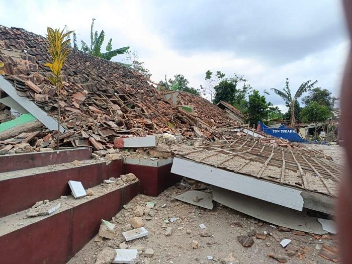 gempa-guncang-cianjur-jawa-barat-senin-21112022-54.jpg