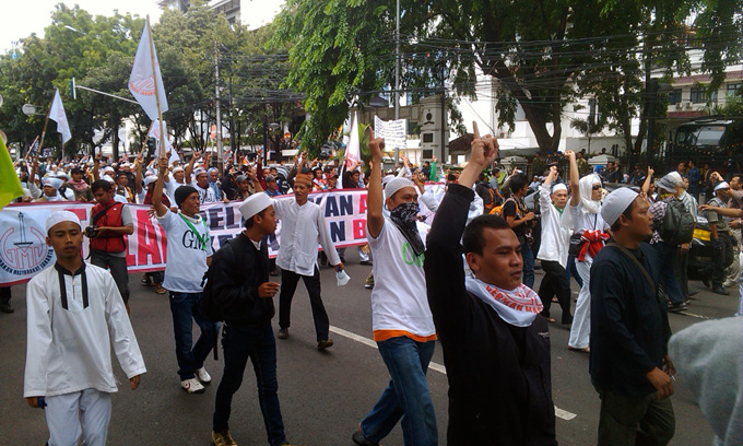 gerakan-masyarakat-jakarta-gmj-unjuk-rasa_20141201_120955.jpg