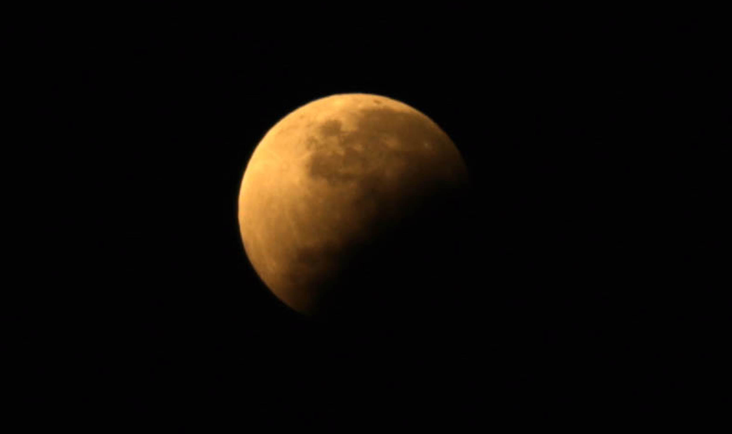 gerhana-bulan-parsial-terlihat-dari-kabupaten-bogor_20190718_134515.jpg