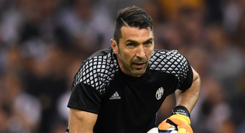 gianluigi-buffon-pemanasannnn_20170607_041703.jpg