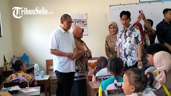 gibran-tinjau-makan-bergizi-di-solo.jpg