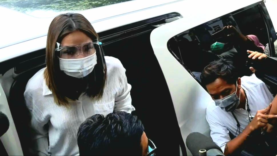 gisella-anastasia-menyambangi-polda-metro-jaya.jpg