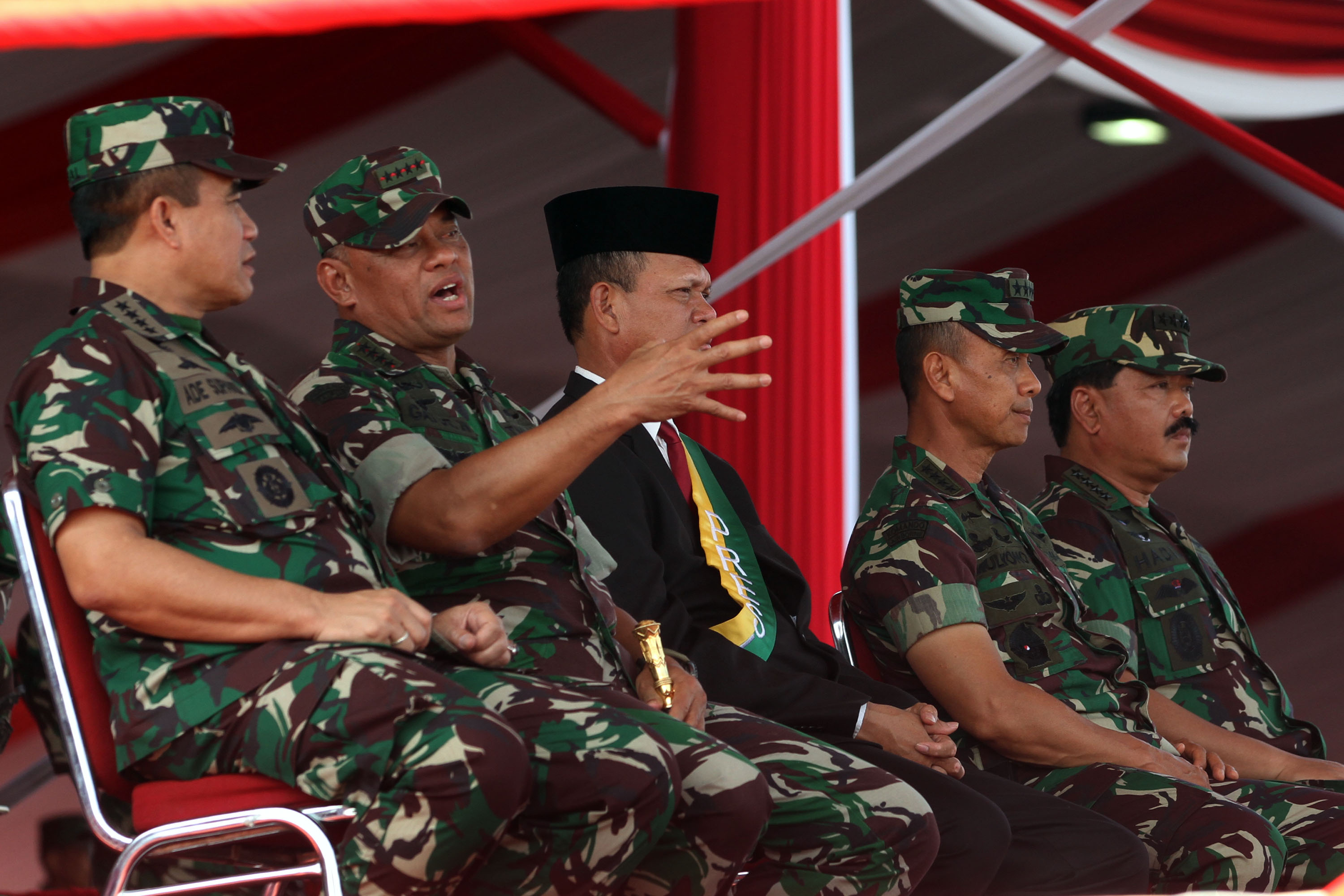 gladi-resik-hut-ke-72-tni_20171003_152252.jpg