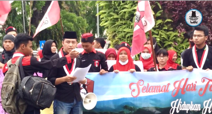 gmni-gelar-aksi-damai-peringati-hari-tani-nasional_20160928_160206.jpg