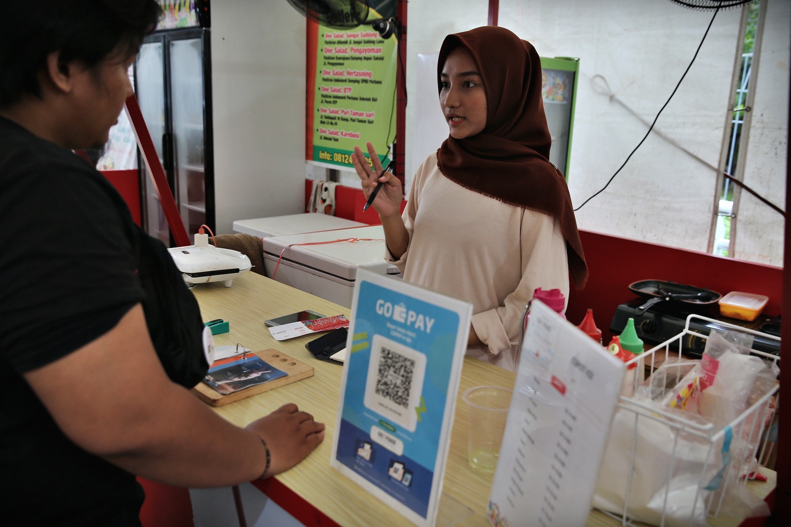 go-food-hadirkan-pesta-makan-minum-murah-menang-mobil_20181108_234310.jpg