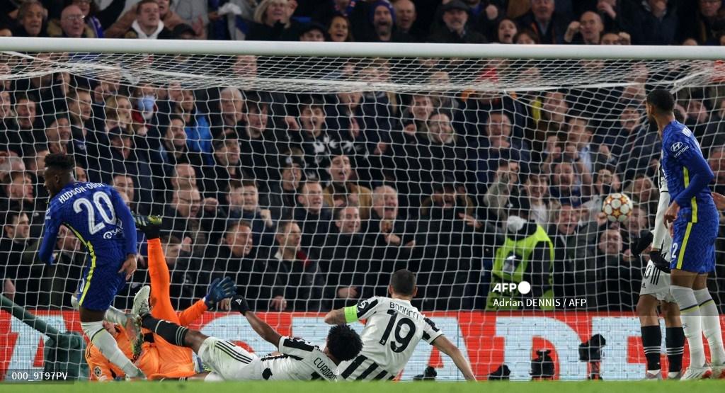gol-hudson-odoi-ke-gawang-juventus.jpg