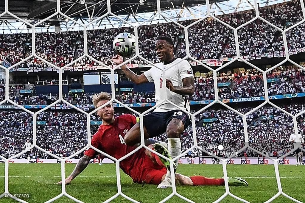 gol-inggris-yang-dianggap-own-goal.jpg