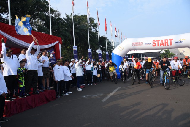 gowes-sehat-dpr-bersama-rakyat_20180902_132505.jpg