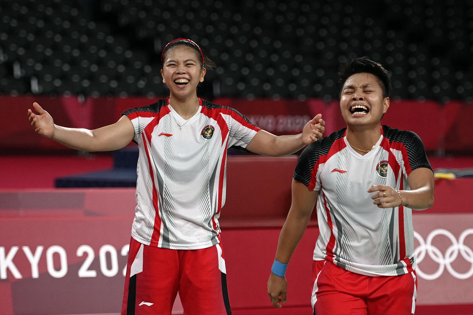 greysia-polli-dan-apriyani-rahayu-raih-emas-olimpiade-tokyo-2020_20210802_192059.jpg