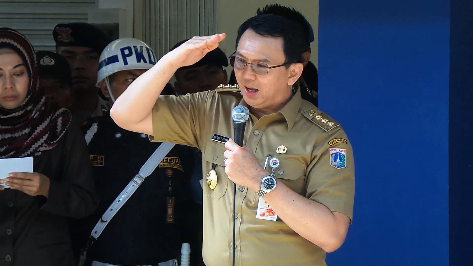 gubernur-ahok-resmikan-pasar-modern-kebon-bawang_20160927_163311.jpg