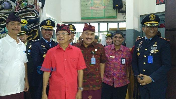 gubernur-bali-i-wayan-koster-kunjungi-lapas-kerobokan.jpg