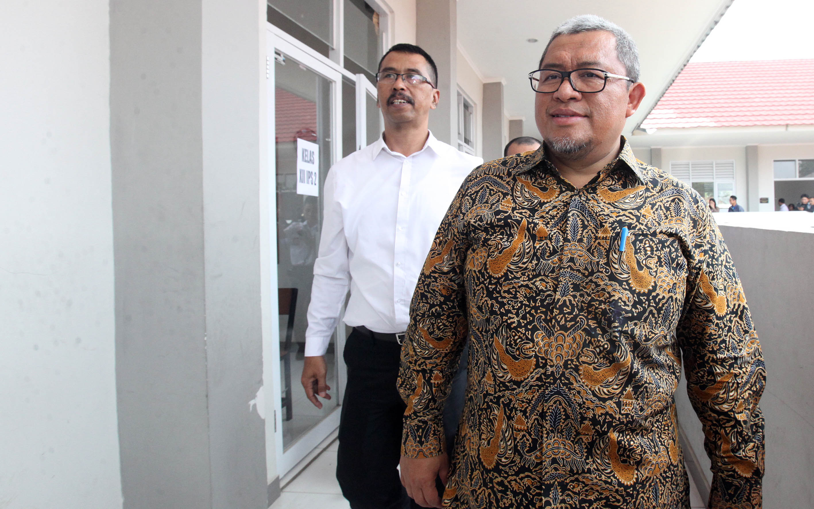 gubernur-jabar-resmikan-ruang-kelas-di-sman-9-bandung_20180103_223101.jpg