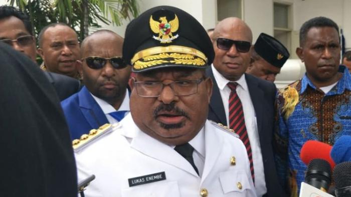 gubernur-papua-lukas-enembe-23922.jpg