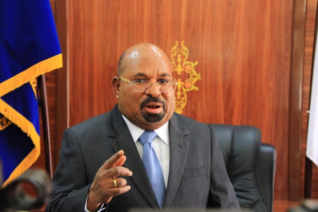 gubernur-papua-lukas-enembeeeeeeee.jpg