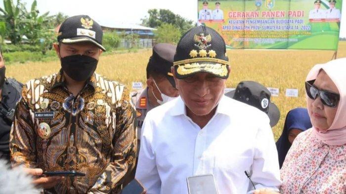 gubernur-sumatera-utara-edy-rahmayadi-saat-menghadiri-panen.jpg