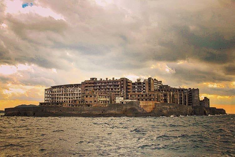 gunkanjima-di-jepang.jpg