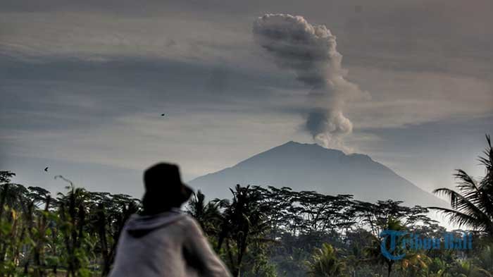 gunung-agung-16-desember-2017_20171217_102114.jpg