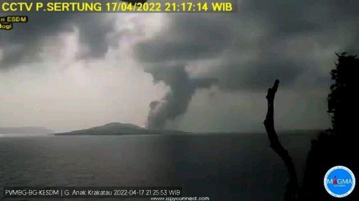 gunung-anak-krakatau-erupsi-19-april-2022.jpg