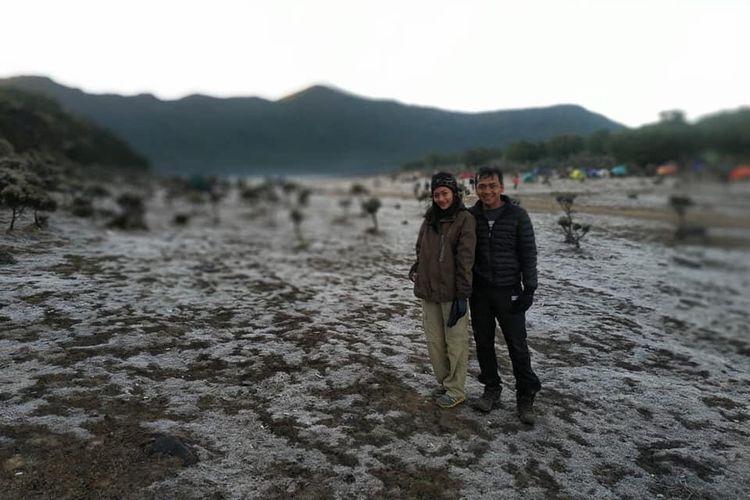 Jadi Mirip Hamparan Padang Es, Fenomena Alam Unik Kristal Es Bak Salju Muncul di Gunung Gede