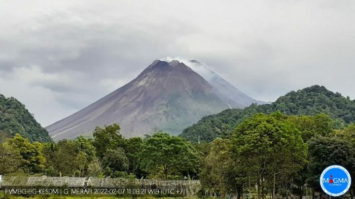 gunung-merapi-senin-722022.jpg
