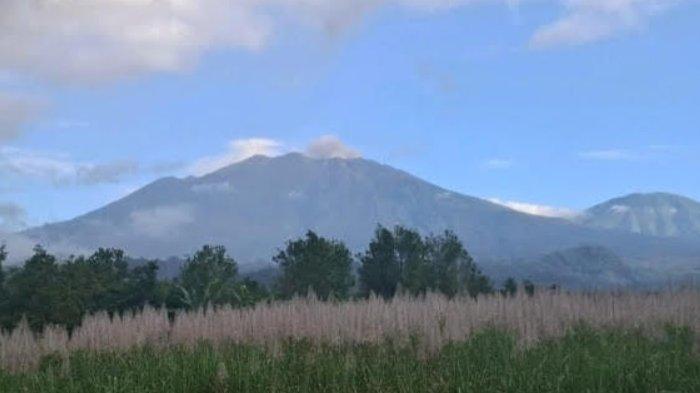 Tiga Hari Gunung Raung di Jawa Timur Alami Erupsi, Belasan Calon Pendaki Diminta Pulang Pengelola